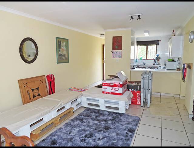 2 BEDROOM APARTMENT FOR SALE IN SUNNINGHILL